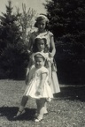 1954-03-00 Family 005